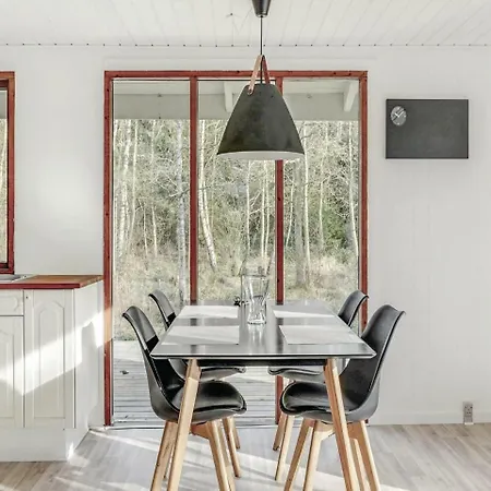 Two Bedroom Holiday In *