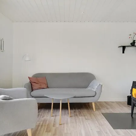 Two Bedroom Holiday In Ferienhaus Ebeltoft